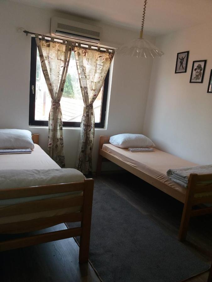 Balkaneros Hostel Mostar Esterno foto