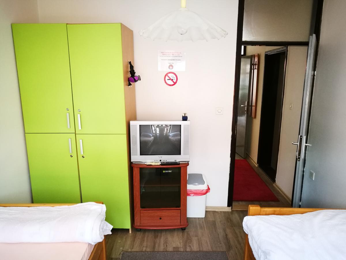 Balkaneros Hostel Mostar Esterno foto