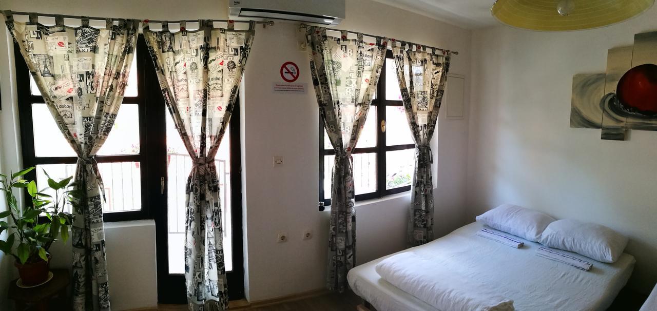 Balkaneros Hostel Mostar Esterno foto